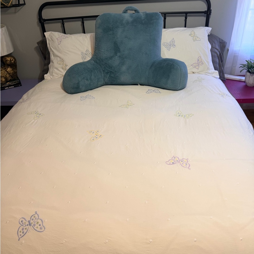 Pottery Barn White Cotton Butterfly Embroidered Duvet and Shams Queen (2) - Picture 5 of 5